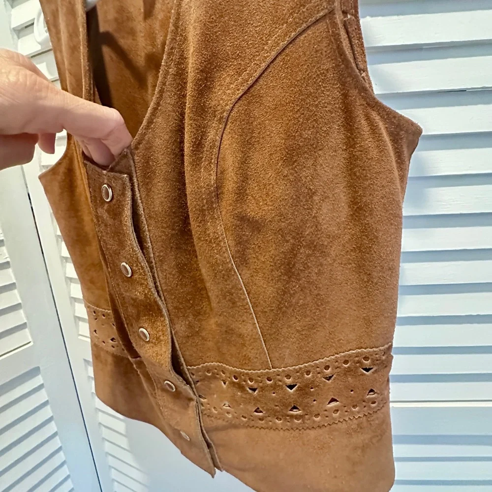 Brown Suede Vest - Picture 6 of 12